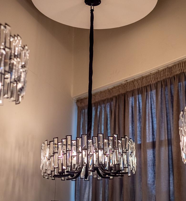 IRON BASE IN BLACK WITH CLEAR CRYSTALS CHANDELIER (smaller) image